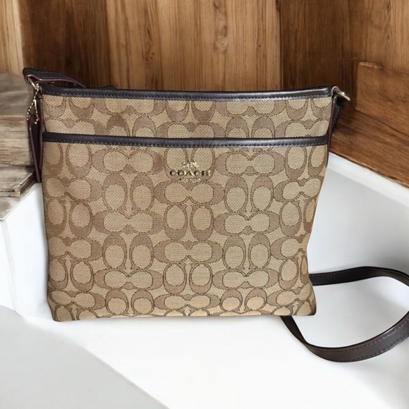 Coach Crossbody - Picture 1 of 11